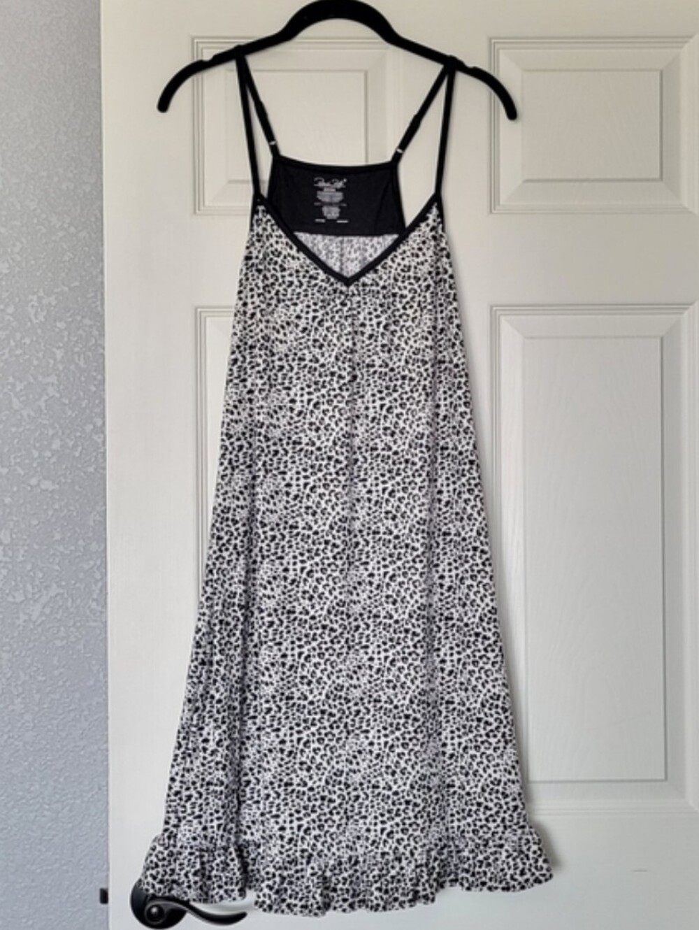 Rene Rofe Black & White Leopard Print Slip